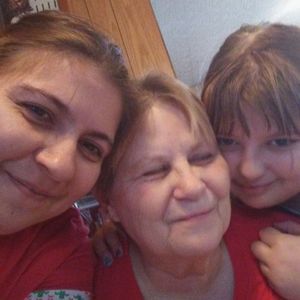 Meet your Posher, Rena